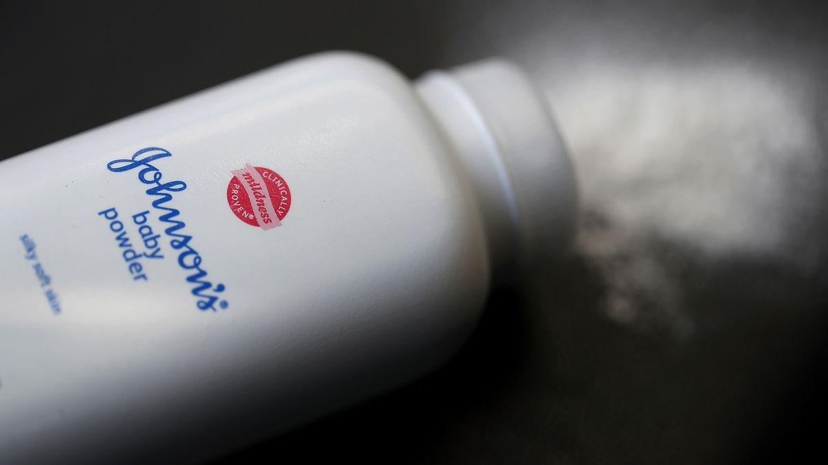 Johnson & Johnson to Discontinue Talc-Based Powder