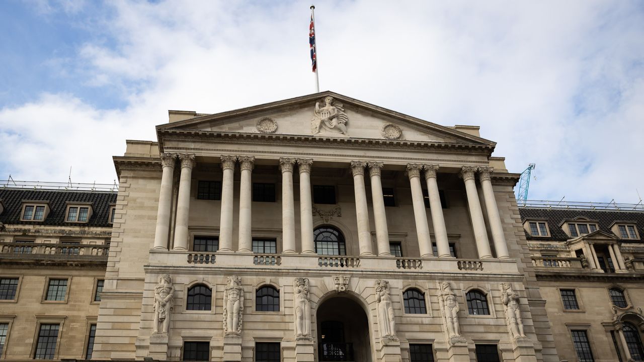 BoE to Purchase Bonds Amid Historic Pound Slump