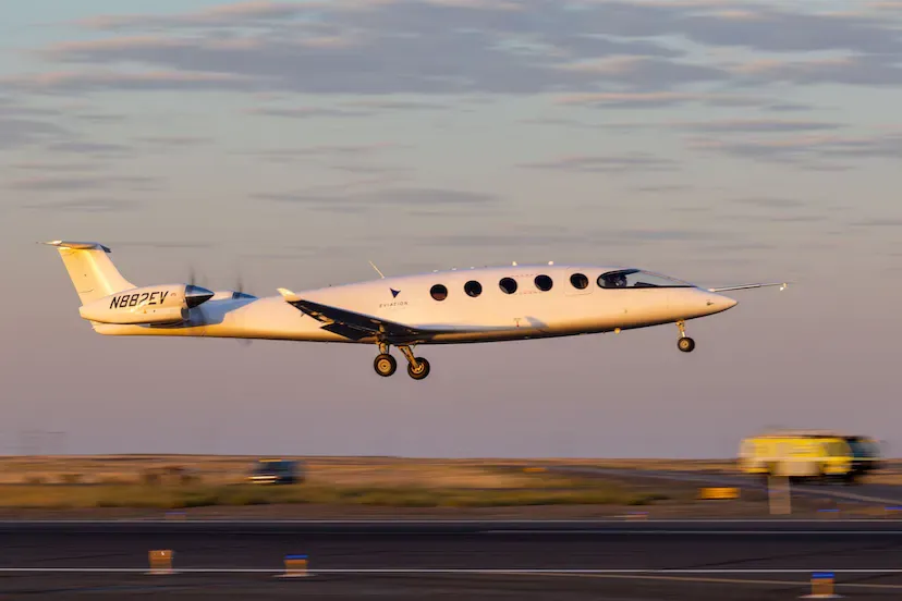 World’s First All-Electric Passenger Plane Takes Flight