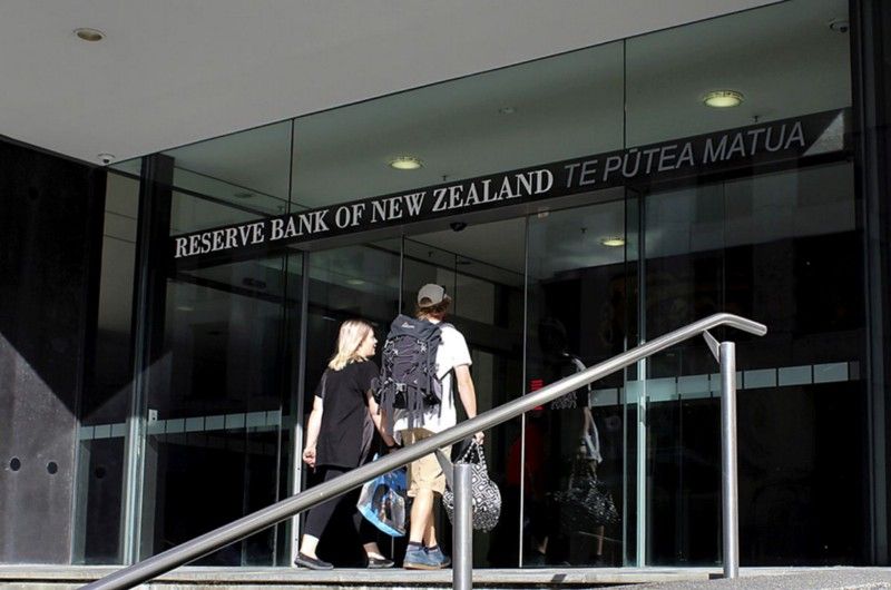 New Zealand Raises Interest Rates to 7-Year High