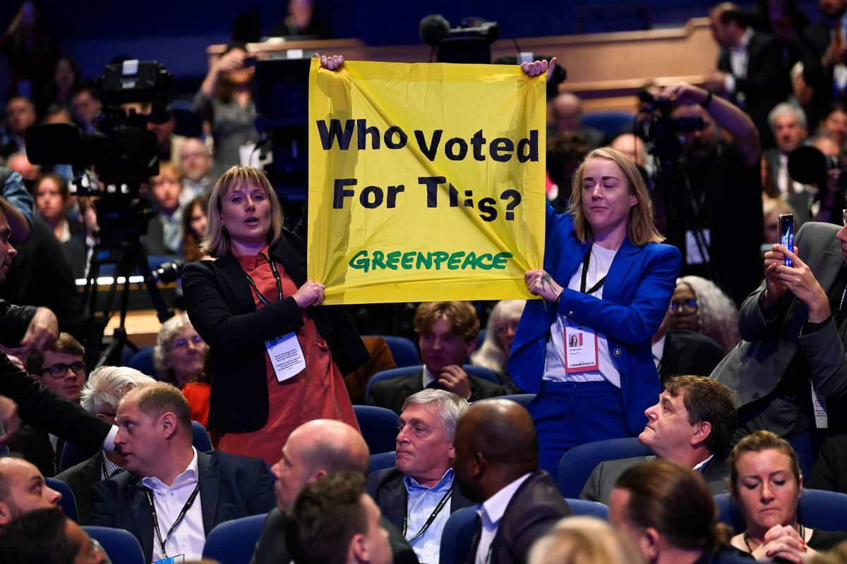 UK: Liz Truss Speech Disrupted by Greenpeace Protestors