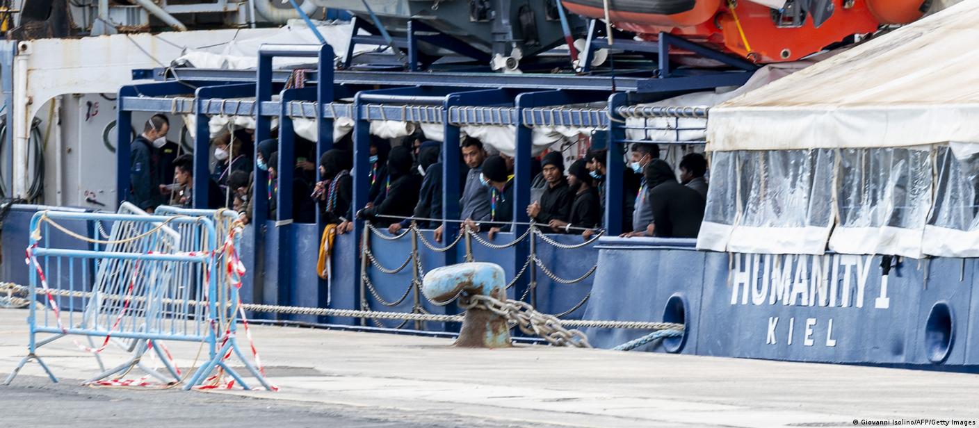 Italy Blocks 35 Migrants From Leaving Rescue Ship