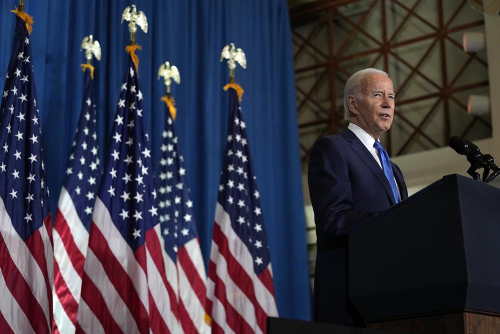 US Midterms: Biden Says Democracy 'On the Ballot'