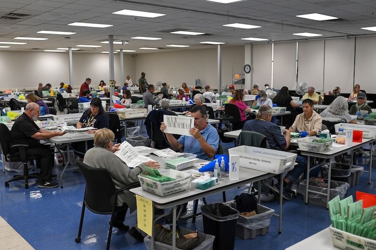 US Midterms: Ariz. and Nev. Won't Finish Counting Ballots Until Next Week