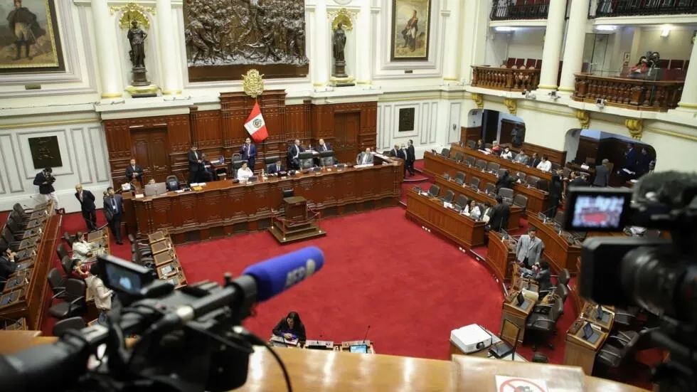 Peru: Congress Tentatively Approves Plans for Early Elections