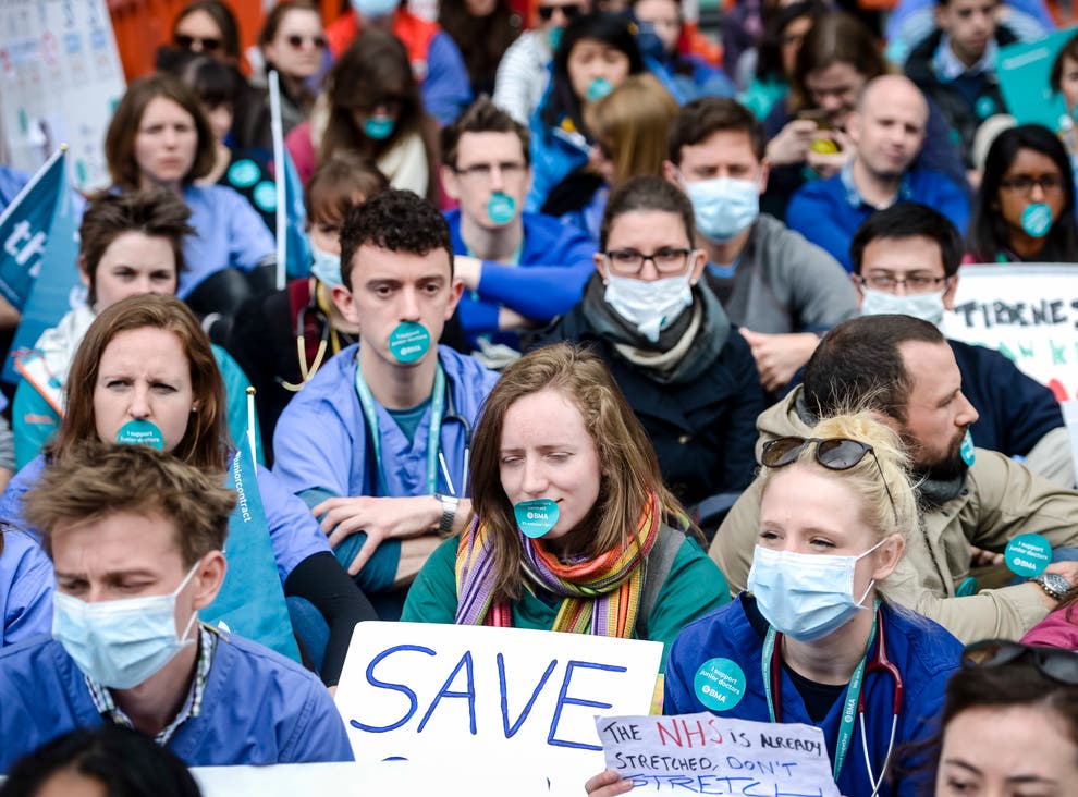 UK: 40% of Junior Doctors Plan to Quit NHS