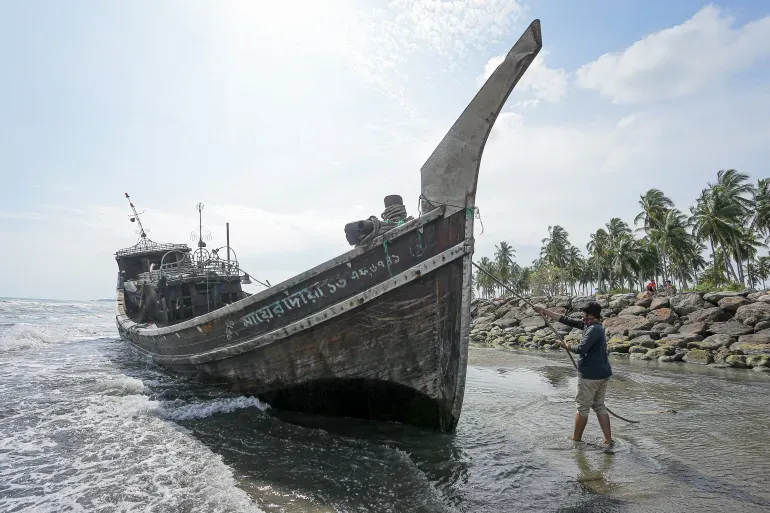 Myanmar Jails 112 Rohingya