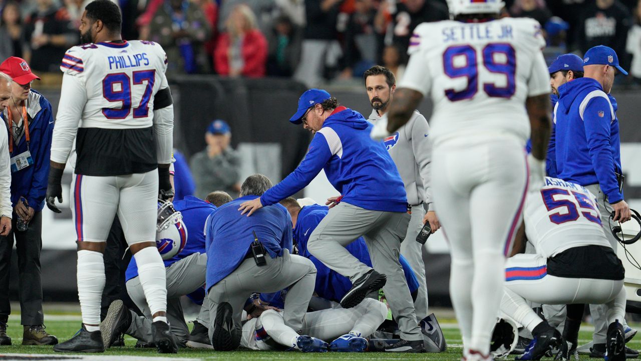 NFL: Bills' Hamlin in Critical Condition After Collapse