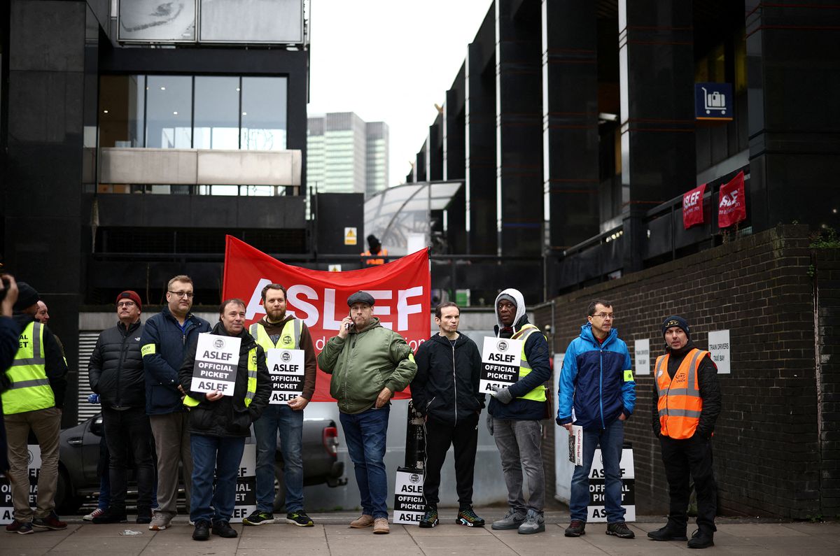 UK: Unions Criticize New Strike Laws