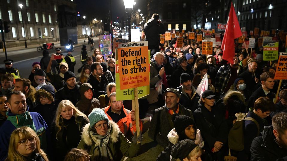 UK: Worst Strikes in a Decade Close Schools, Cripple Rail Network