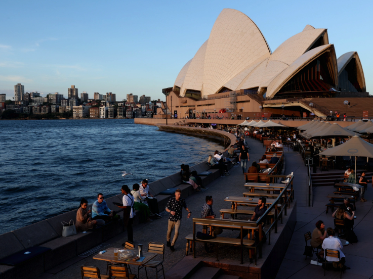 Poll: Chinese-Australians Report Less Racism, Greater Belonging