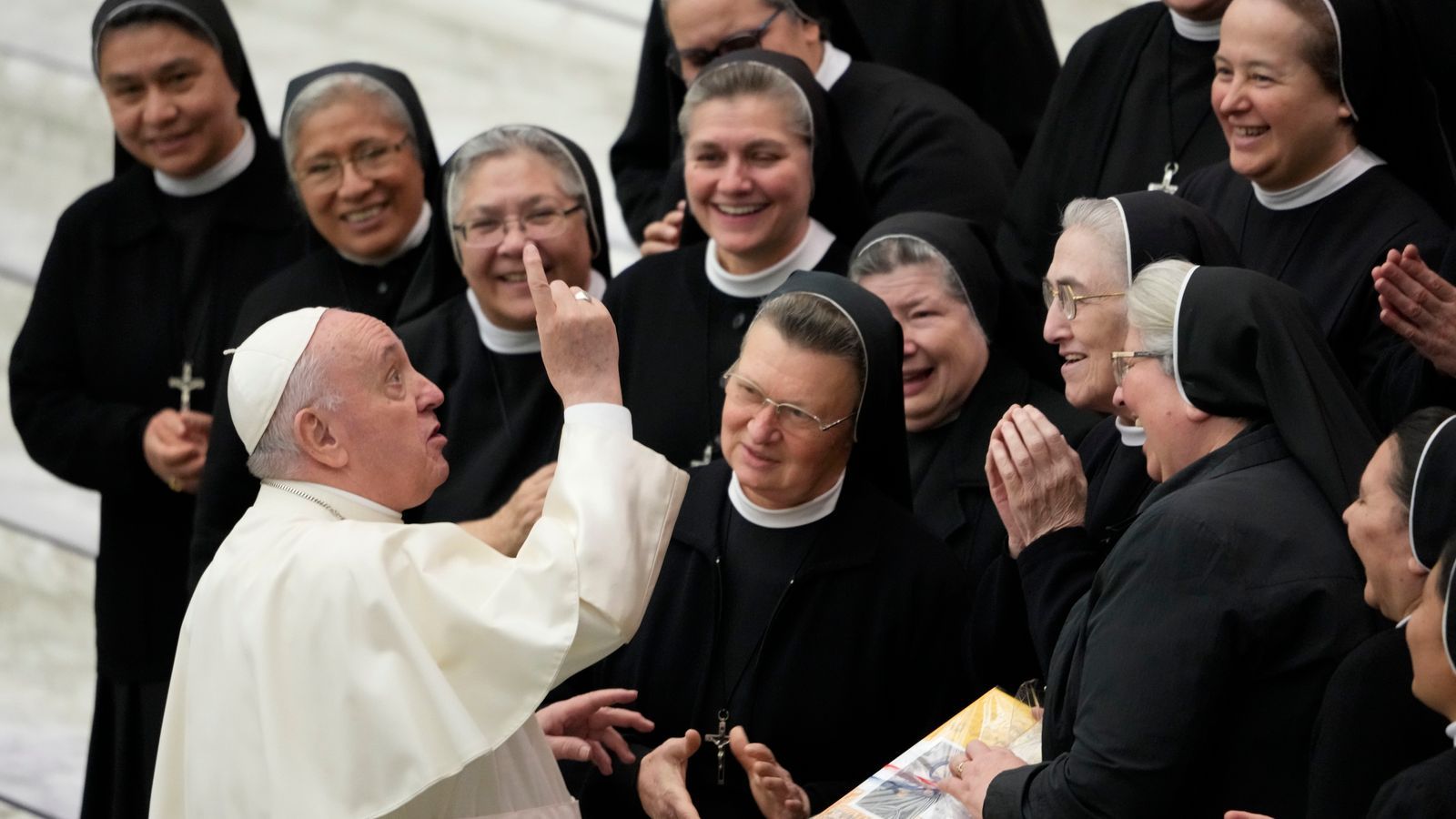 Pope Allows Women to Vote at Bishops Meeting