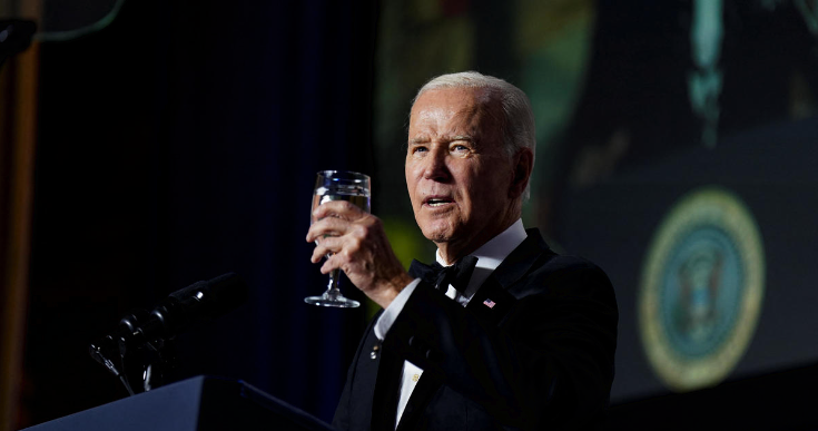 Biden Jokes, Strikes Solemn Tone in White House Correspondents' Speech