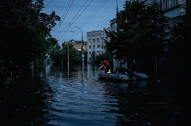 Tens of Thousands at Risk Amid Southern Ukraine Floods