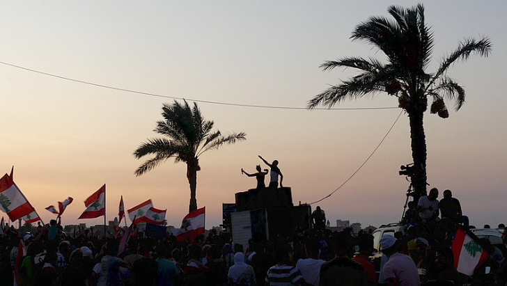 Lebanon: Protesters Vandalize Banks, Demand Their Money Back