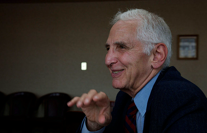 Daniel Ellsberg: Pentagon Papers Whistleblower Dies at 92