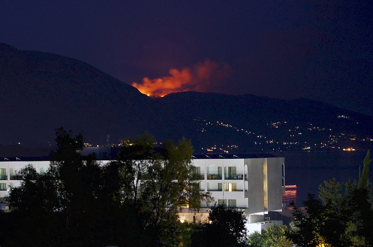 Greece: Thousands Evacuated From Islands as Wildfires Grow