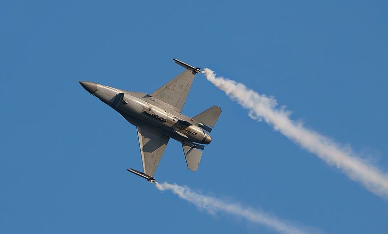 Pentagon To Train Ukrainian Pilots On F-16s