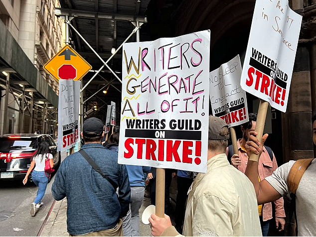 Striking Hollywood Writers to Hold Talks With Studios