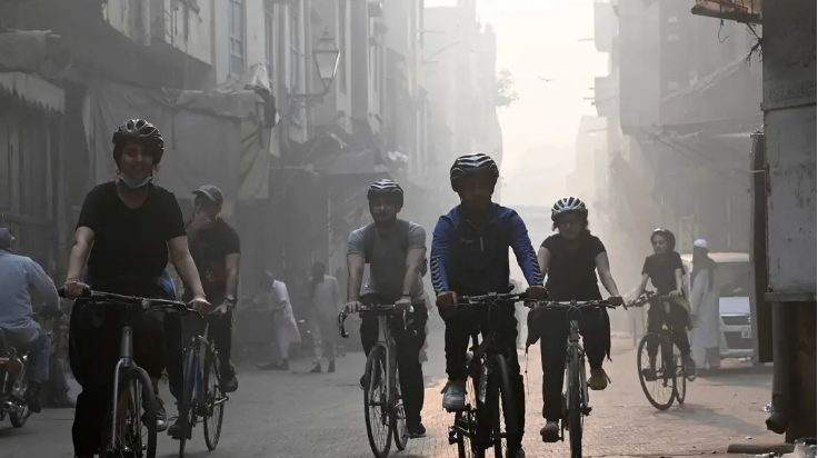 Pakistan: Schools Close in Lahore as Air Pollution Hits Record Level