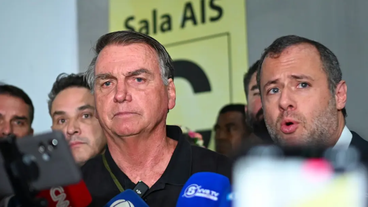 Report: High-Ranking Military Officials From Brazil Pressured Bolsonaro to Stage Coup