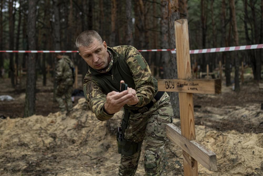 Day 206: Russia Alleges Mass Burial Site Holds Ukrainian Troops Killed in Action; Biden Warns Against Nuclear Weapons post image