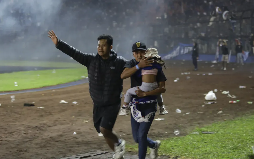 Indonesia: Investigation Launched Over Deadly Soccer Stampede post image