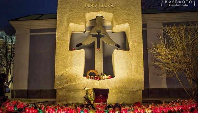 Day 276: Ukraine Marks 90 Years of Holodomor as 6M Remain Without Power; Putin Meets Soldiers' Mothers post image