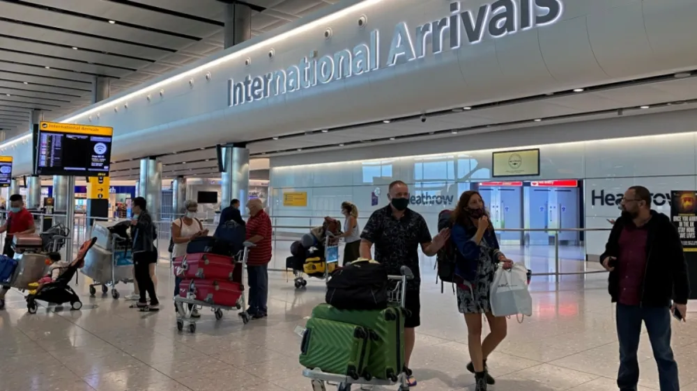 UK: Net Migration Reaches Record High of 500K post image