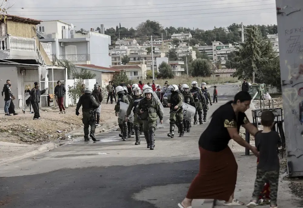 Greece: Third Night of Protests Over Police Shooting of Roma Teenager post image