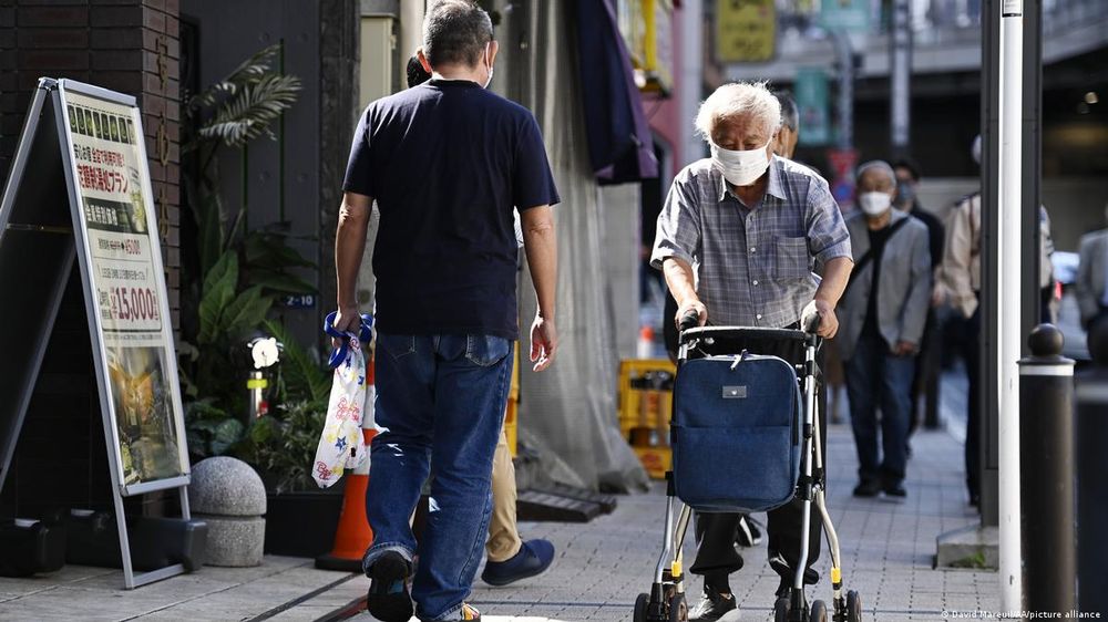 Japan: Kishida Says Nation 'On the Brink' with Population Decline post image