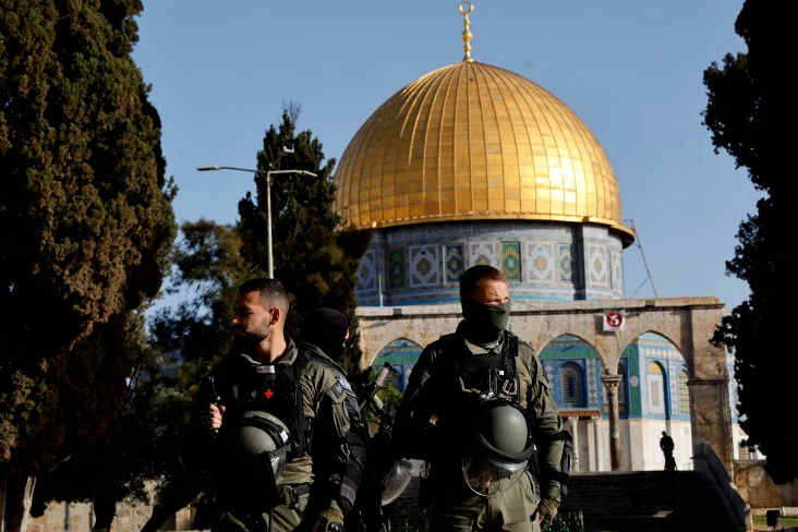 Gaza Militants Fire Rockets Into Israel After Al-Aqsa Mosque Raid post image