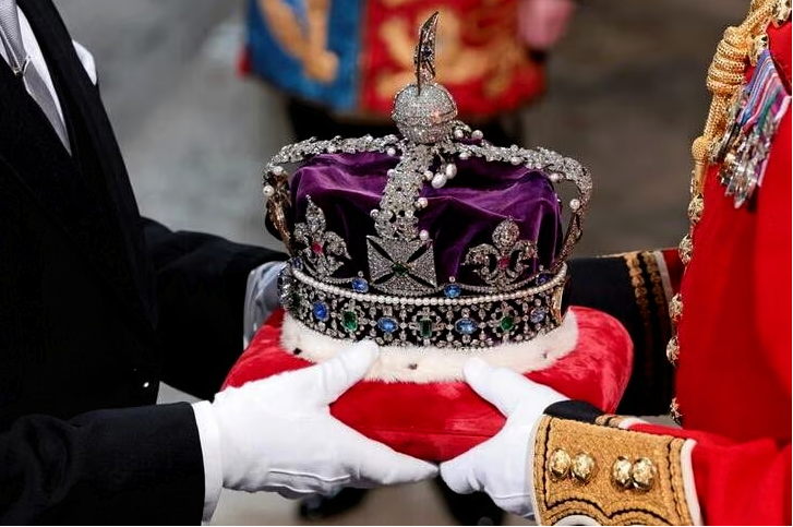 South Africans Ask UK to Return Diamond in Crown Jewels post image