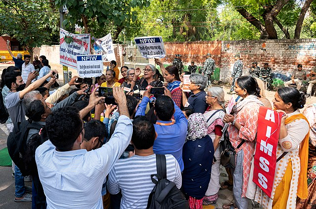 Indian Wrestlers Pause Protest Amid WFI Chief Probe post image