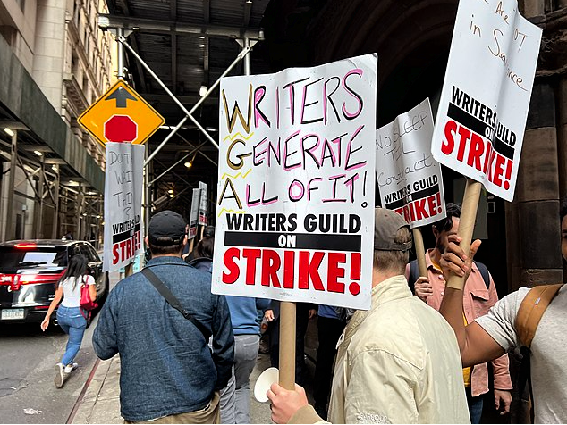 Striking Hollywood Writers to Hold Talks With Studios post image