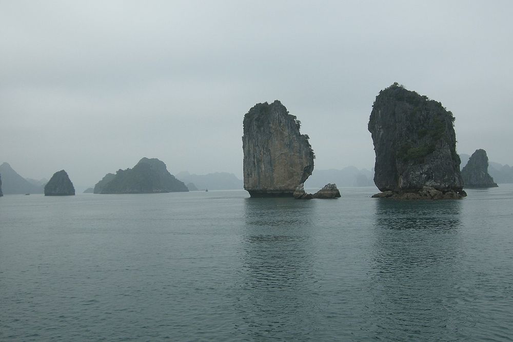 Report: Vietnam's 'Kissing Rocks' at Risk of Collapse post image